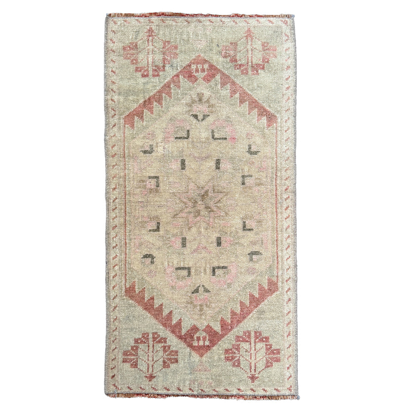 MB141 Handwoven Vintage Rug 1’5x2’10
