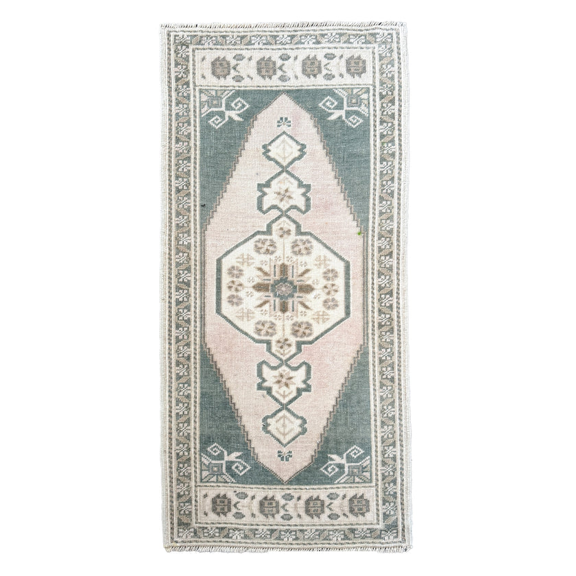 MB162 Handwoven Vintage Rug 1’8x3’6