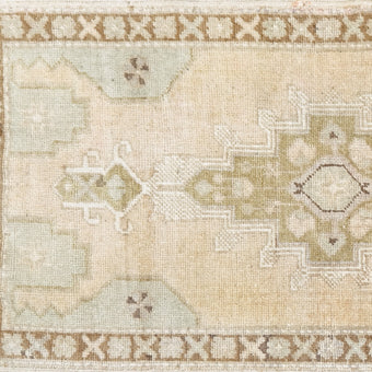 MB200 Handwoven Vintage Rug 1’9x3’6