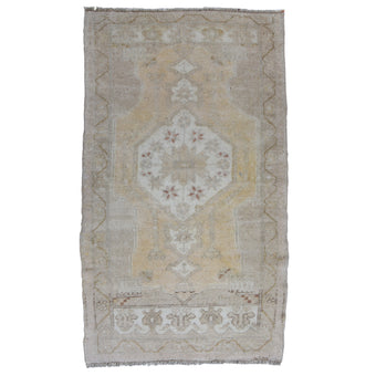 MB202 Handwoven Vintage Rug 1’11 x 3’4