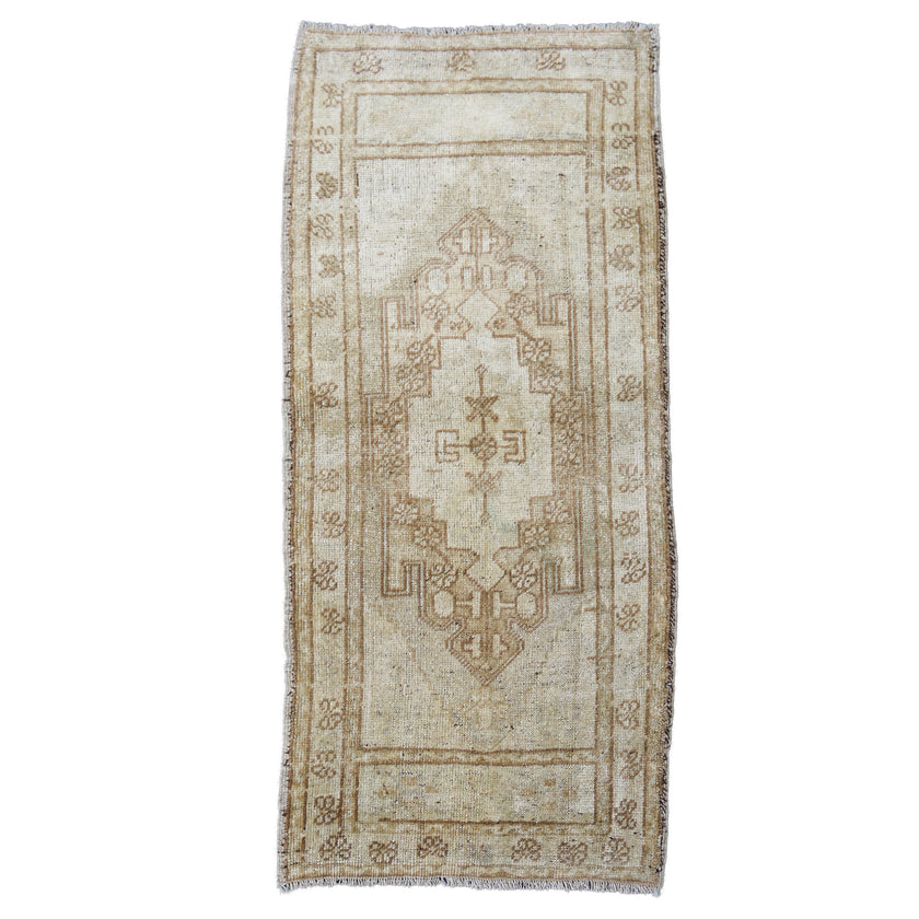 MB257 Handwoven Vintage Rug 1’10 x 4