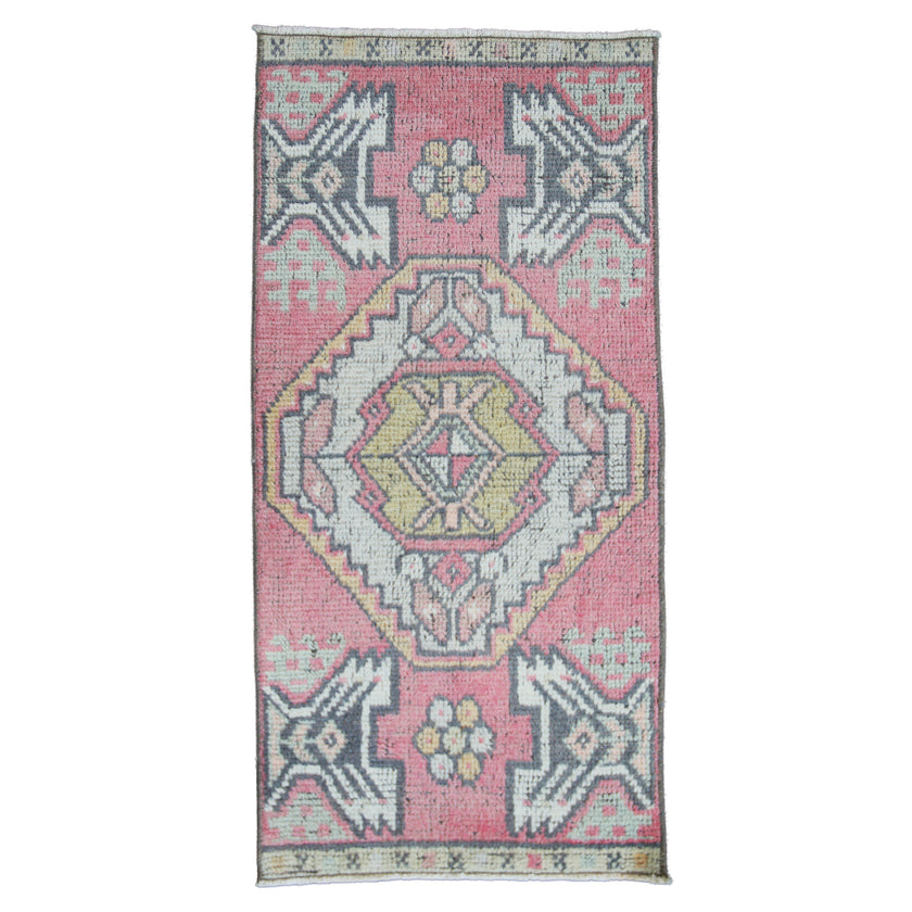 MB268 Handwoven Vintage Rug 1'7 x 3’3