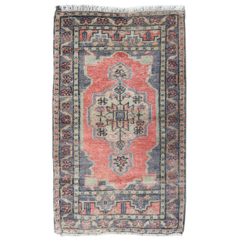 MB270 Handwoven Vintage Rug 1’9 x 3