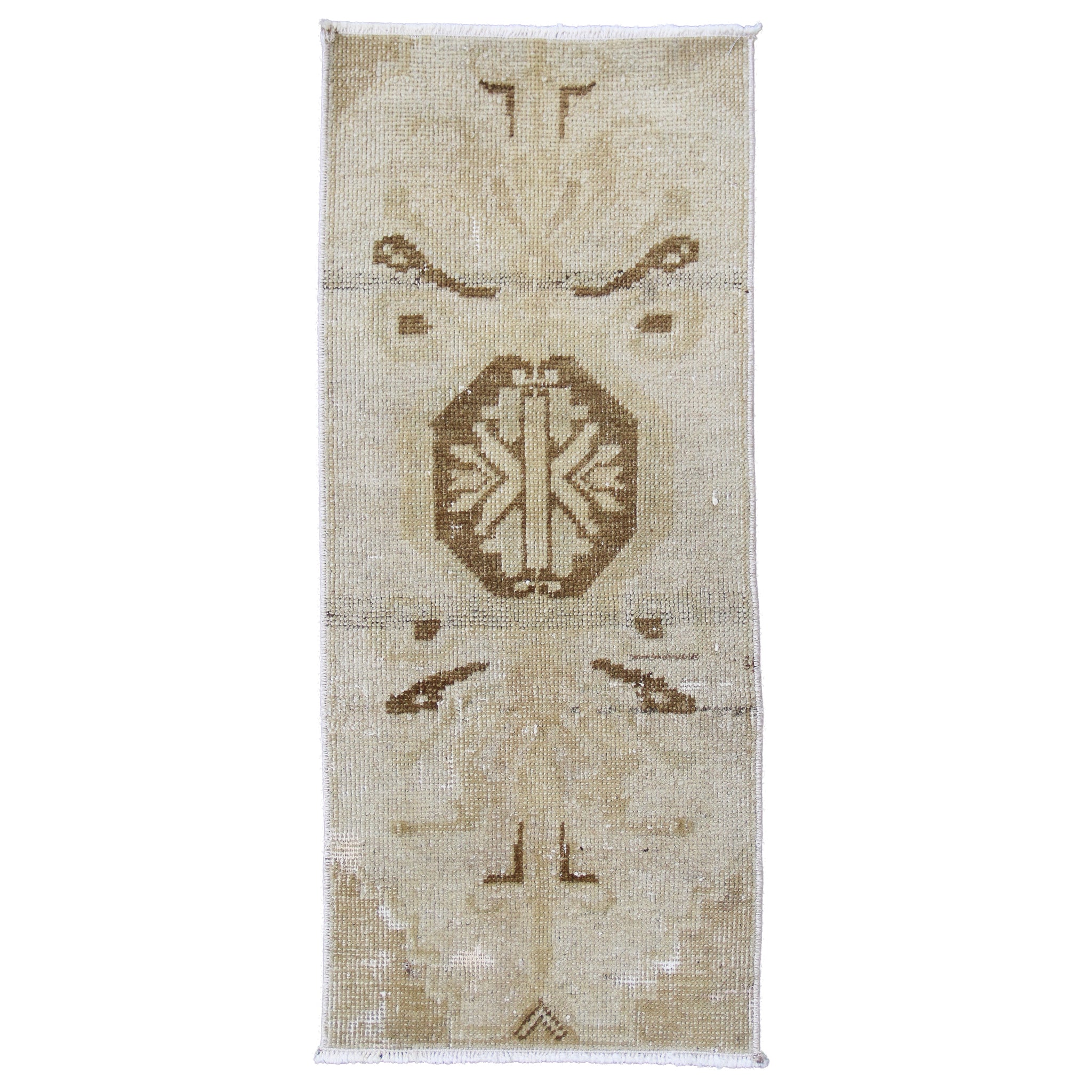 ラグ　Hand Woven LOGO Rug - small Small Rugs – Zuma Imports