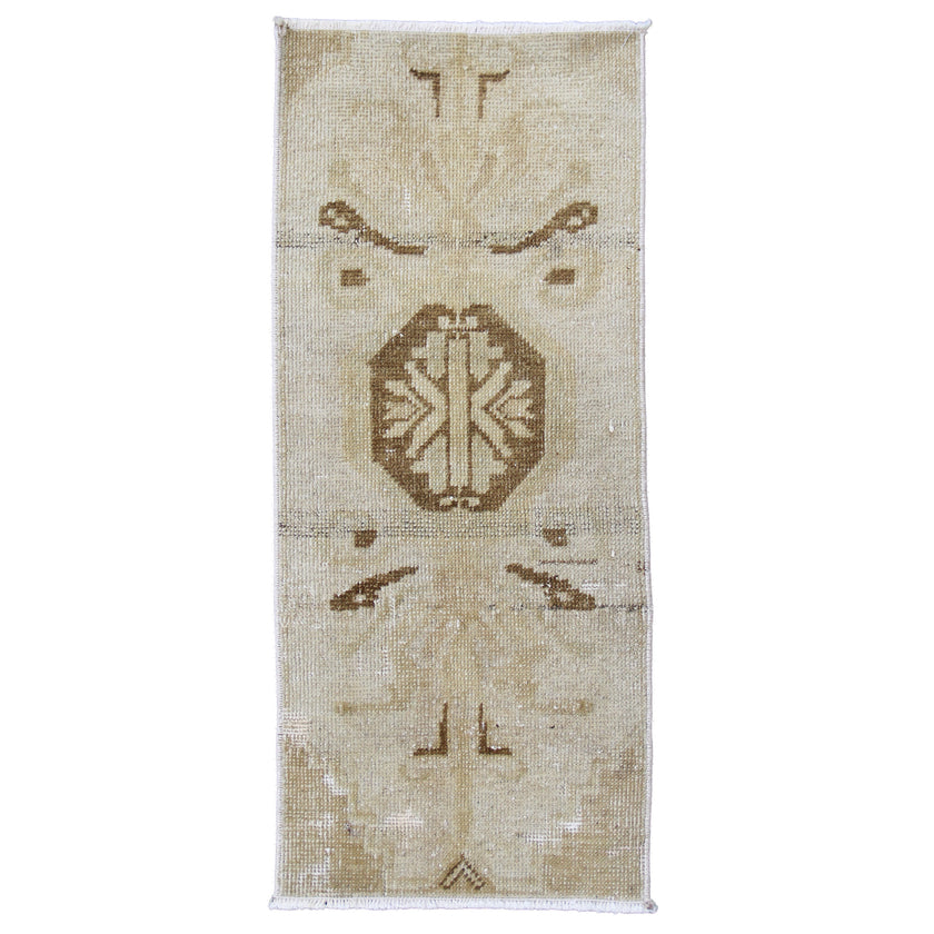 MB286 Handwoven Vintage Rug 1 x 2’7