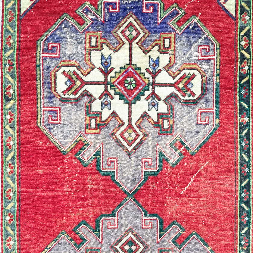 NV318 Handwoven Vintage Rug 3’4 x 9’7