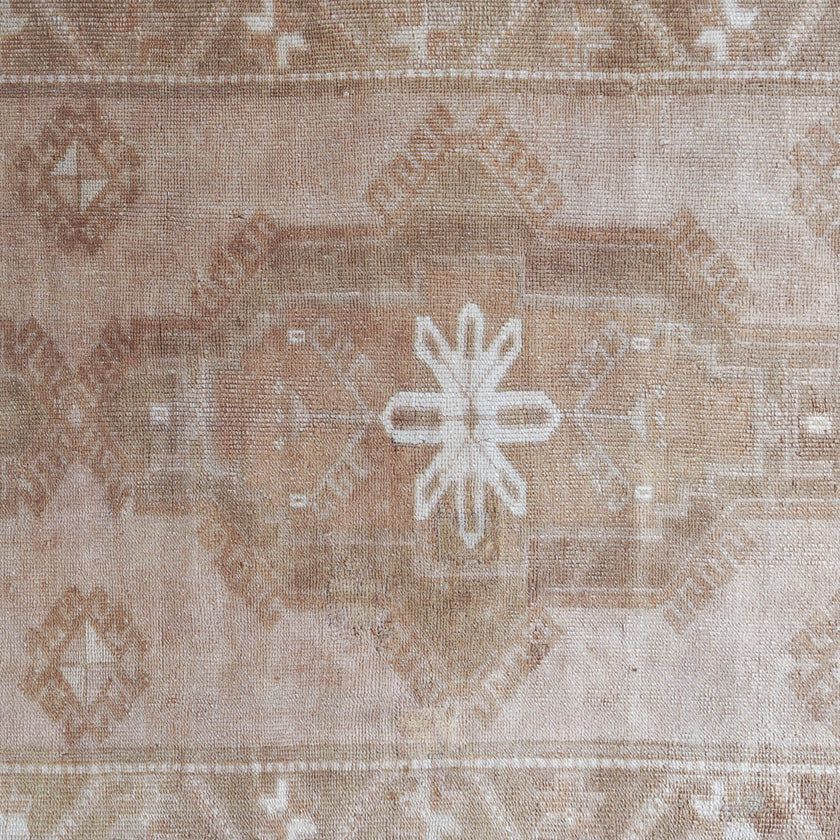 Z1000 Handwoven Vintage Rug 3 x 6’8