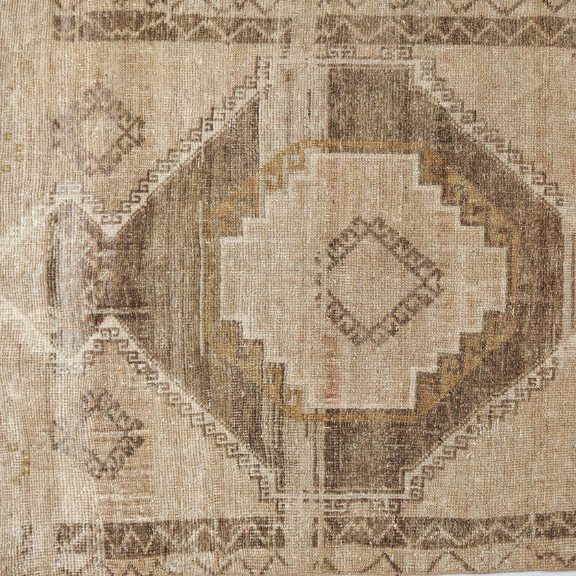 Z1002 Handwoven Vintage Rug 2'10 x 8’9