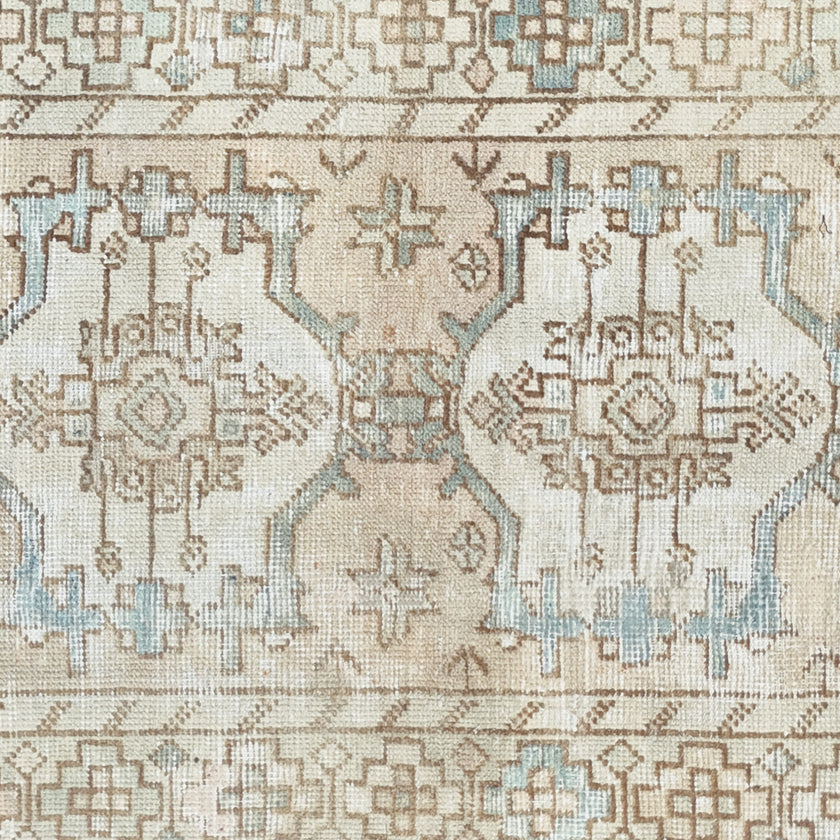Z1010 Handwoven Vintage Rug 2'8 x 9’4