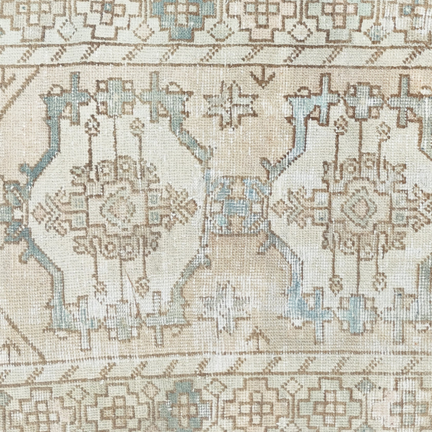 Z1010 Handwoven Vintage Rug 2'8 x 9’4