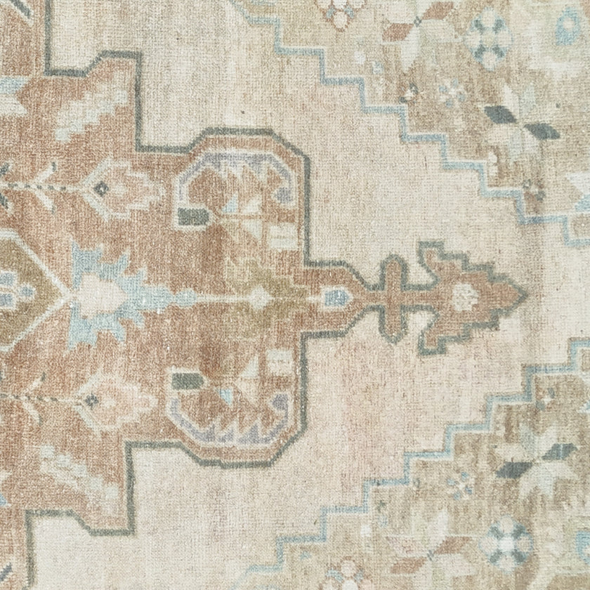 Z1012 Handwoven Vintage Rug 2'11 x 8’8