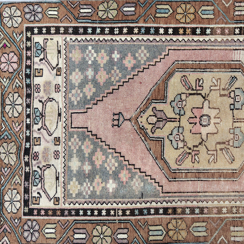 Z1017 Handwoven Vintage Rug 2'11 x 8’7