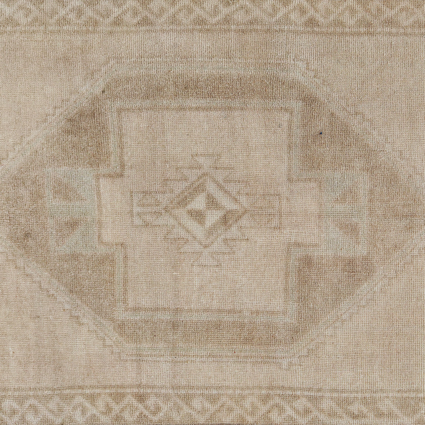 Z1023 Handwoven Vintage Rug 3'9 x 13’4