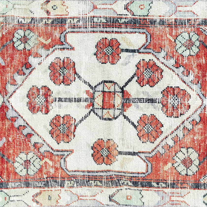 Z1028 Handwoven Vintage Rug 2'4 x 4’11