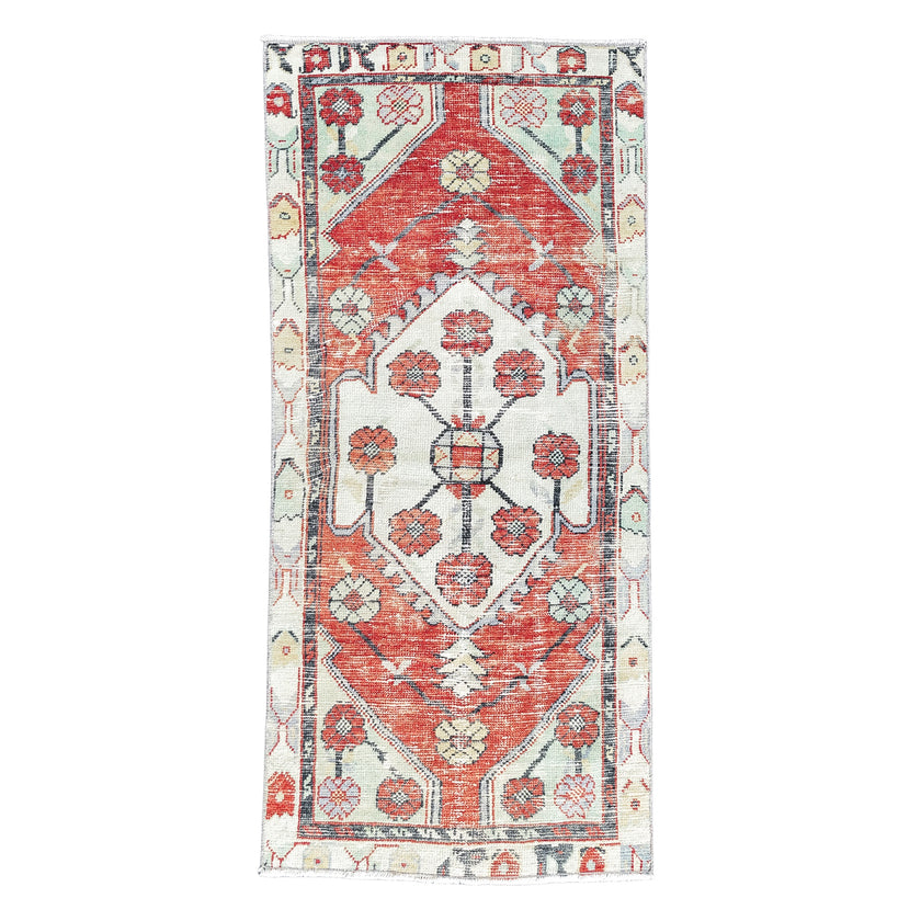 Z1028 Handwoven Vintage Rug 2'4 x 4’11