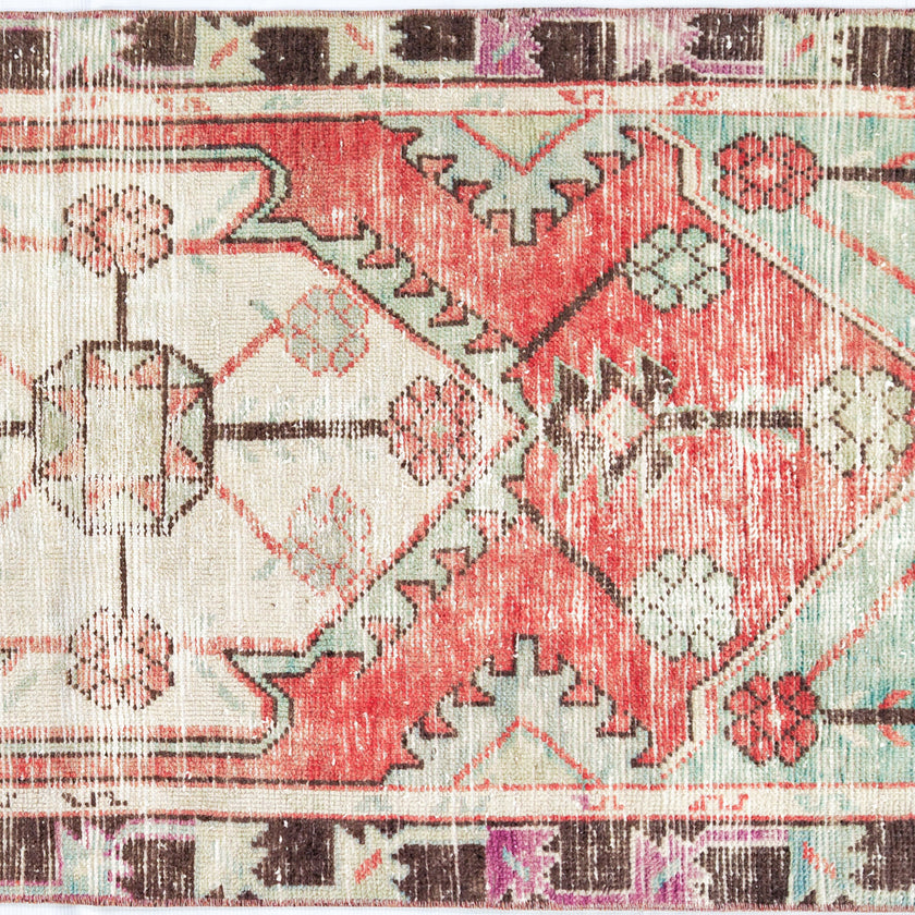 Z1030 Handwoven Vintage Rug 2'5 x 5’8