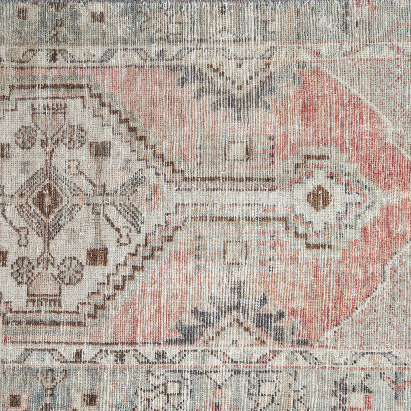 Z1031 Handwoven Vintage Rug 2'5 x 5’8