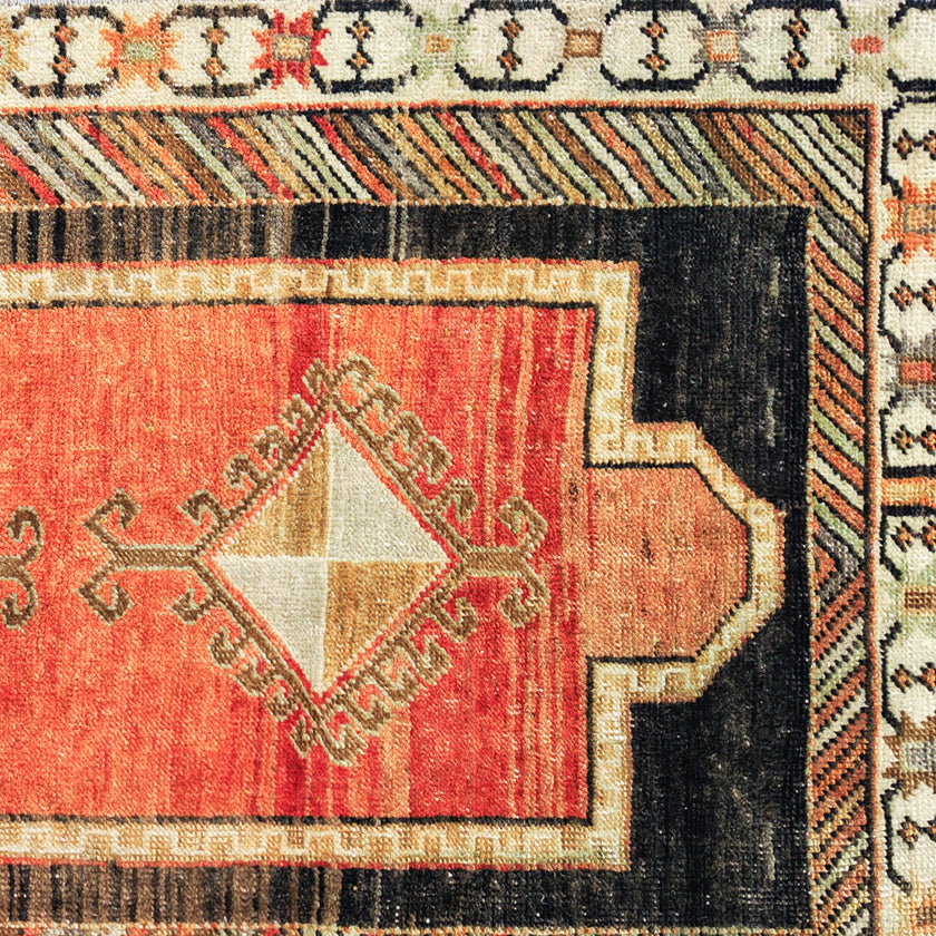 Z1043 Handwoven Vintage Rug 2’5 x 3’5