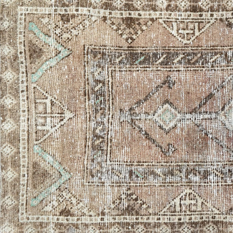 Z1046 Handwoven Vintage Rug 2’5 x 5’4