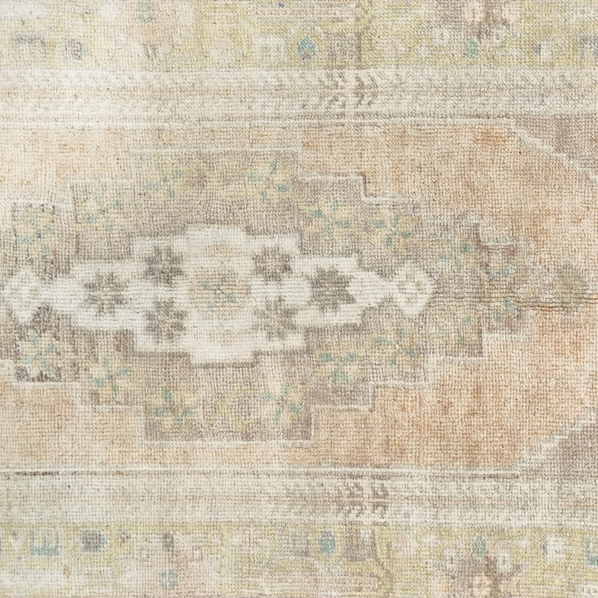 Z1048 Handwoven Vintage Rug 2’2 x 5’9