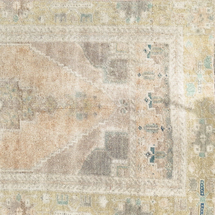Z1048 Handwoven Vintage Rug 2’2 x 5’9