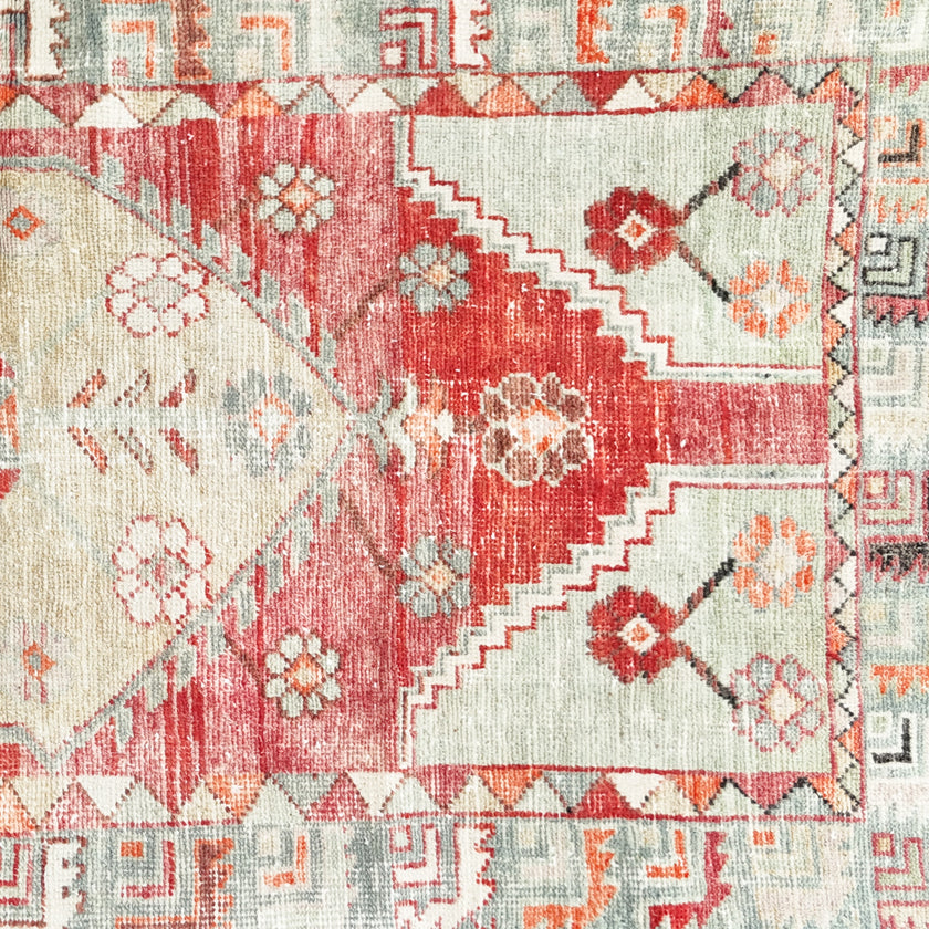 Z1058 Handwoven Vintage Rug 2’8 x 5’5