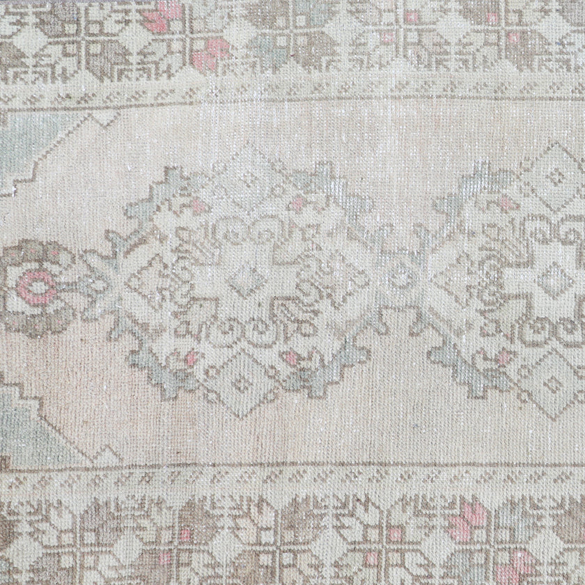 Z105 Handwoven Vintage Rug 2’10 x 9’2