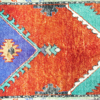 Z1062 Handwoven Vintage Rug 1’8 x 4’6