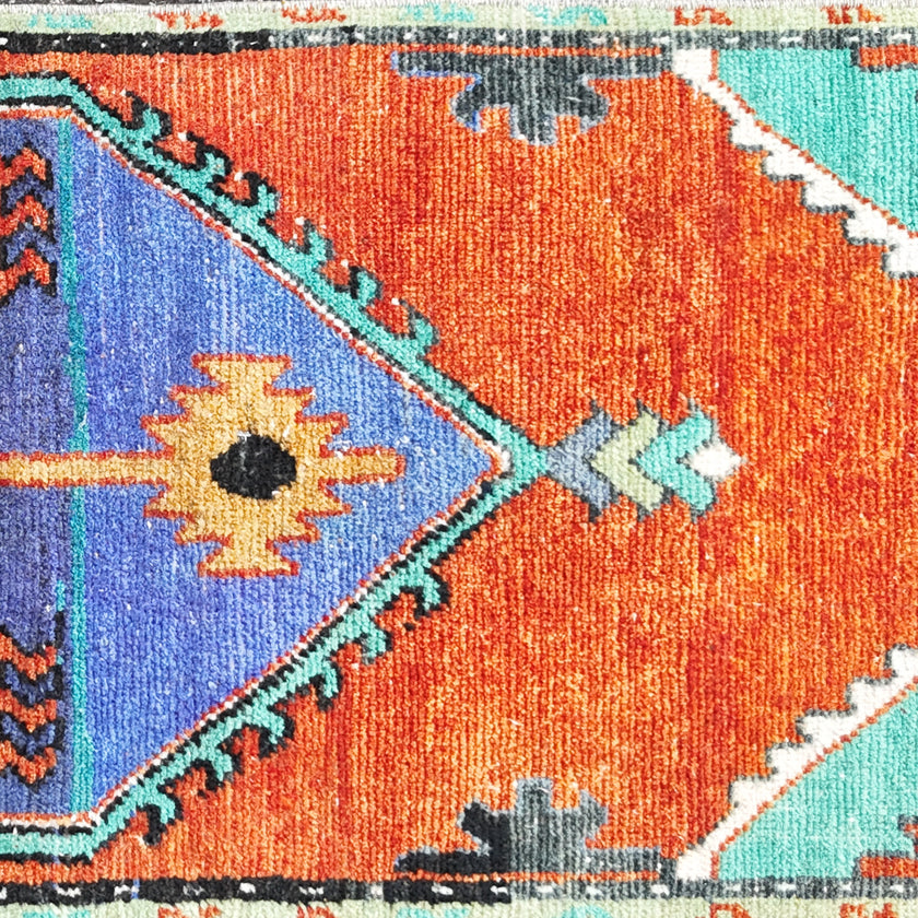 Z1063 Handwoven Vintage Rug 1’8 x 4’6