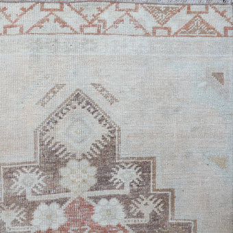 Z106 Handwoven Vintage Rug 2'11 x 9’1