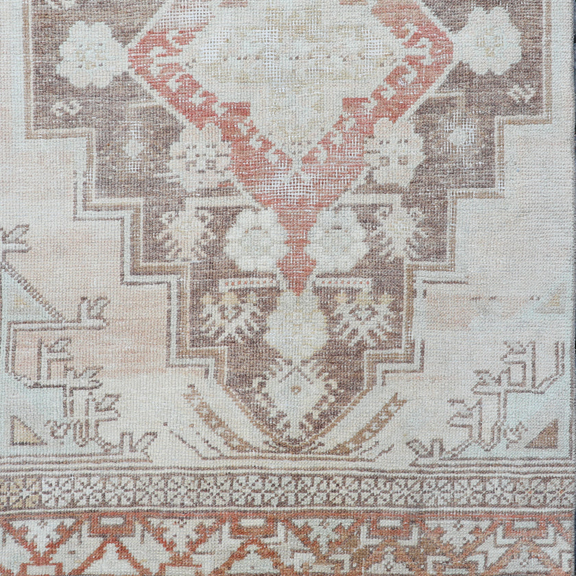 Z106 Handwoven Vintage Rug 2'11 x 9’1