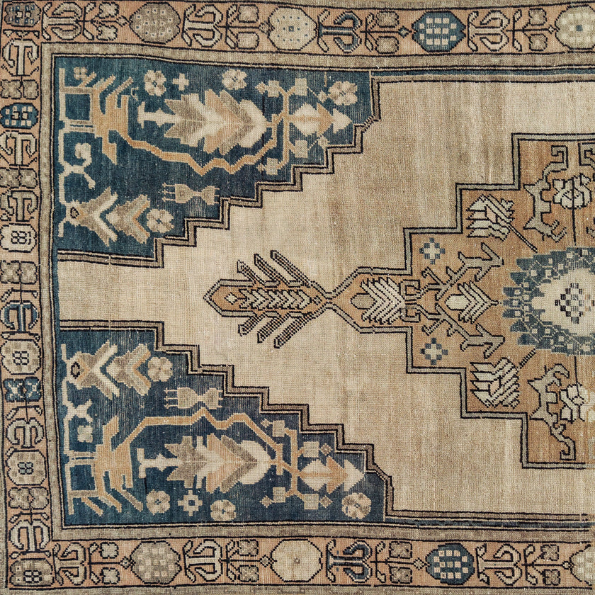 Z1072 Handwoven Vintage Rug 4’8 x 9’2