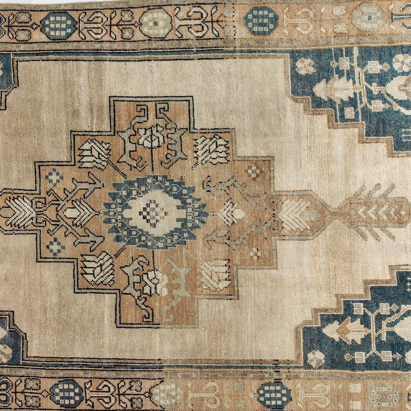 Z1072 Handwoven Vintage Rug 4’8 x 9’2