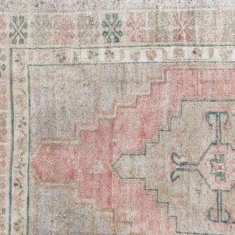 Z1074 Handwoven Vintage Rug 3'11 x 6’3