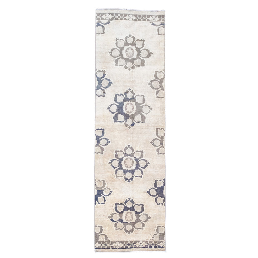 Z108 Handwoven Vintage Rug 2'10 x 9’7