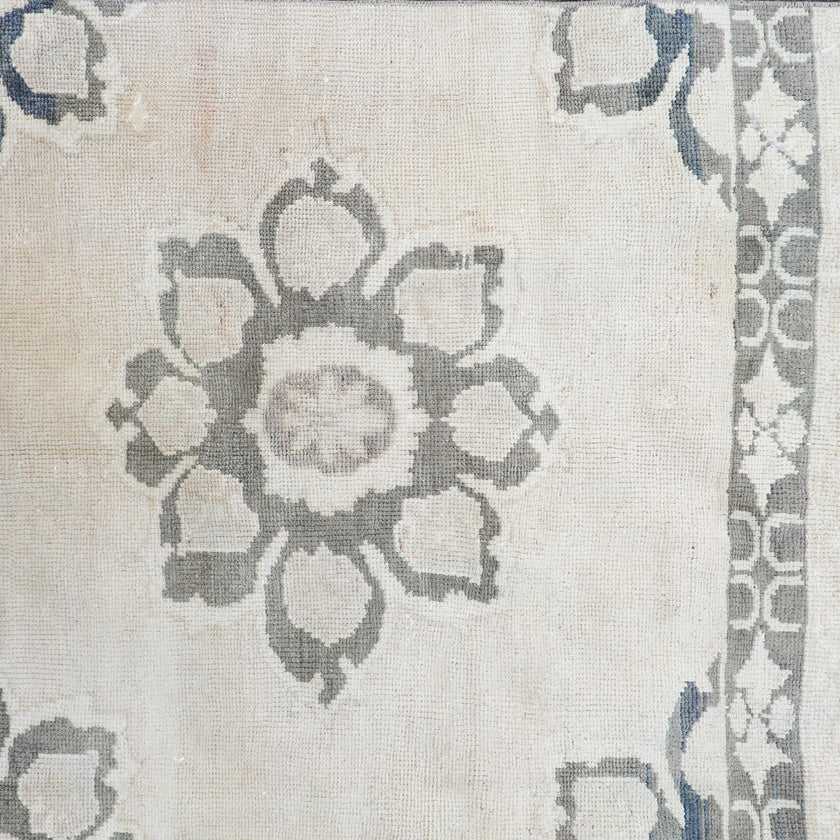 Z108 Handwoven Vintage Rug 2'10 x 9’7