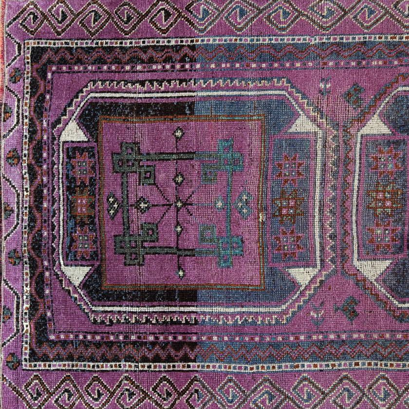 Z1111 Handwoven Vintage Rug 2’11 x 9’7