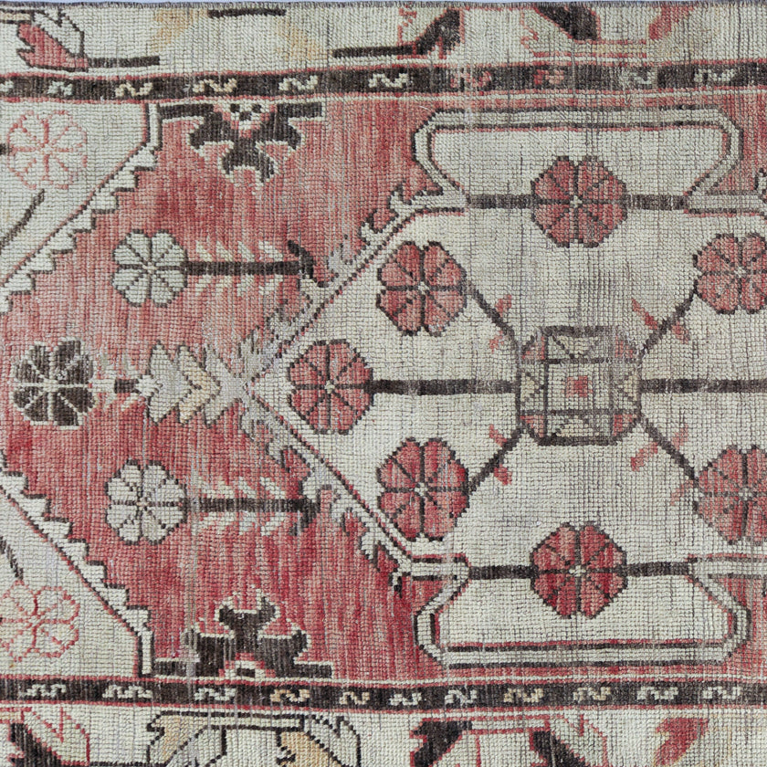 Z1114 Handwoven Vintage Rug 2'5 x 5’4