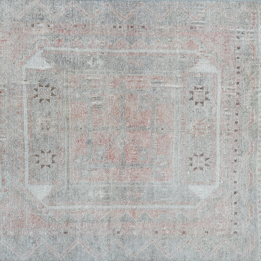 Z120 Handwoven Vintage Rug 2'8 x 10