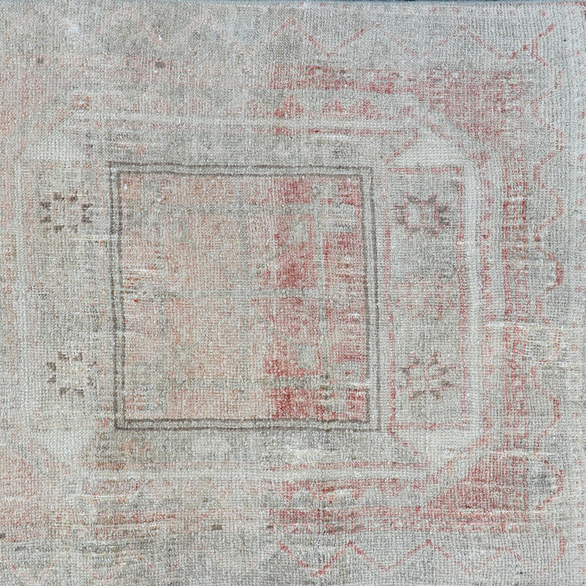Z120 Handwoven Vintage Rug 2'8 x 10
