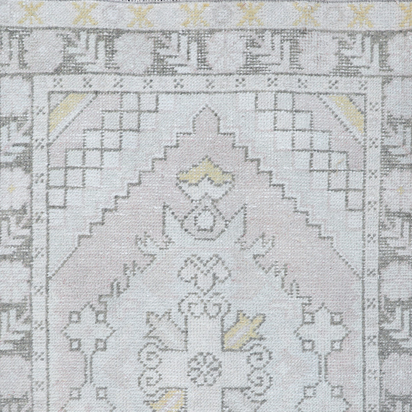 Z122 Handwoven Vintage Rug 2'9 x 9’8