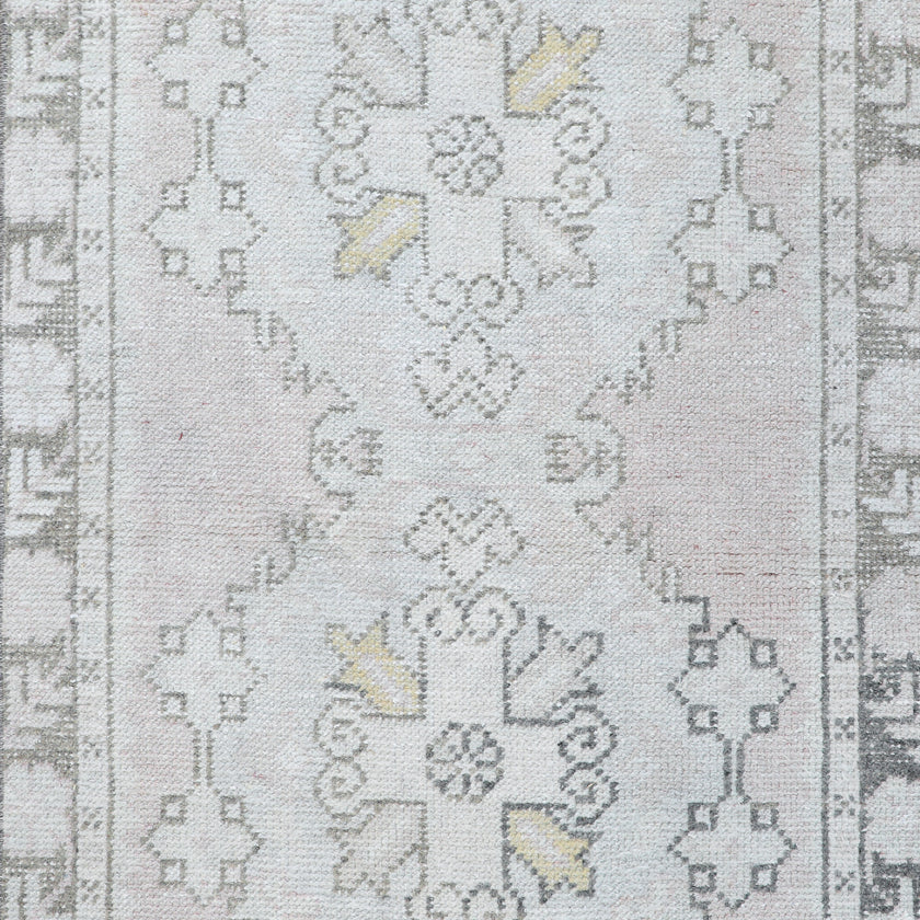 Z122 Handwoven Vintage Rug 2'9 x 9’8