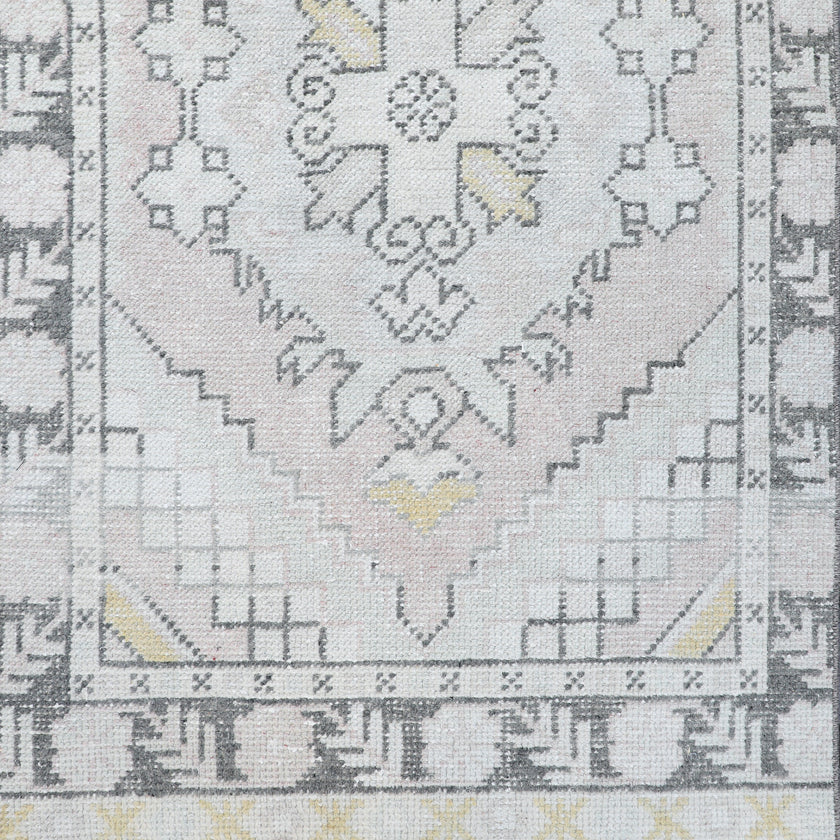 Z122 Handwoven Vintage Rug 2'9 x 9’8
