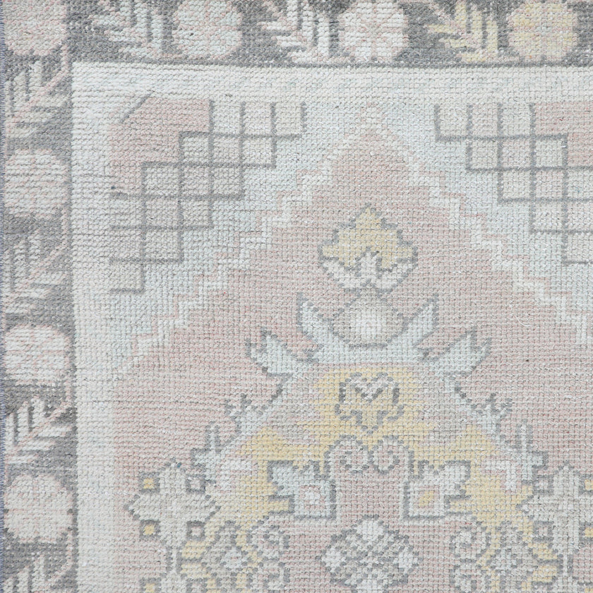 Z127 Handwoven Vintage Rug 2'10 x 9’9