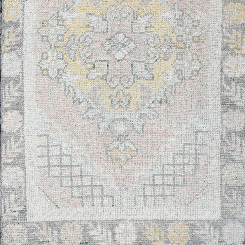 Z127 Handwoven Vintage Rug 2'10 x 9’9