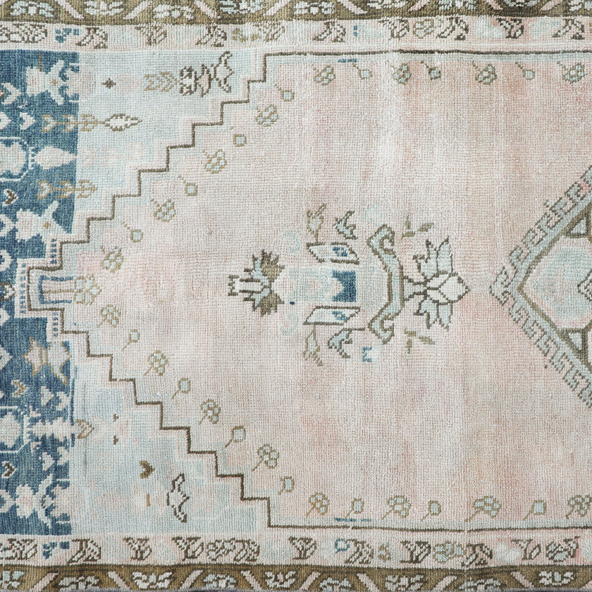 Z128 Handwoven Vintage Rug 2'10 x 8’10