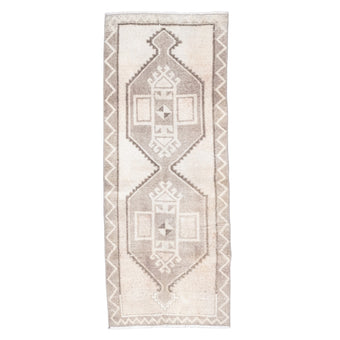 Z133 Handwoven Vintage Rug 2'8 x 6’4