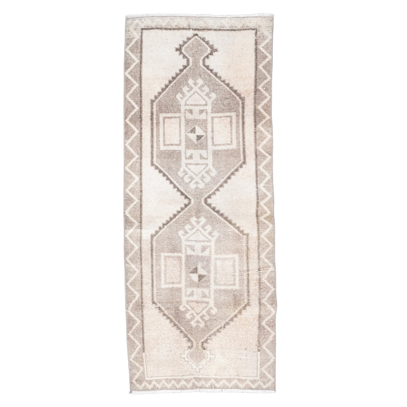 Z133 Handwoven Vintage Rug 2'8 x 6’4