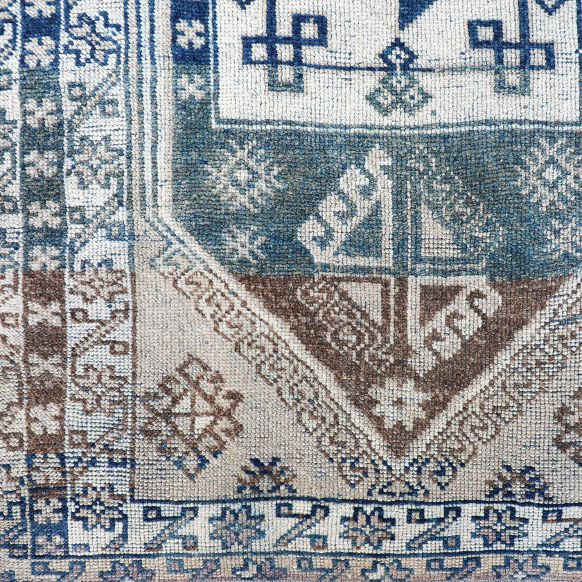 Z134 Handwoven Vintage Rug 2'8x8’7