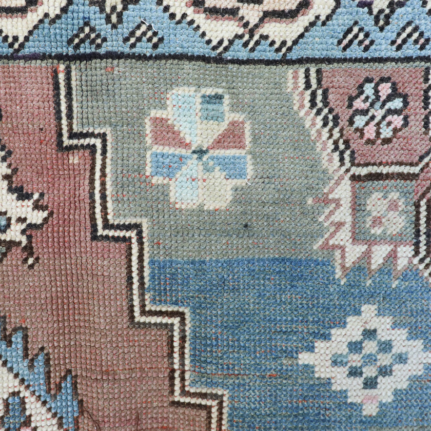 Z140 Handwoven Vintage Rug 4’3 x 8’1